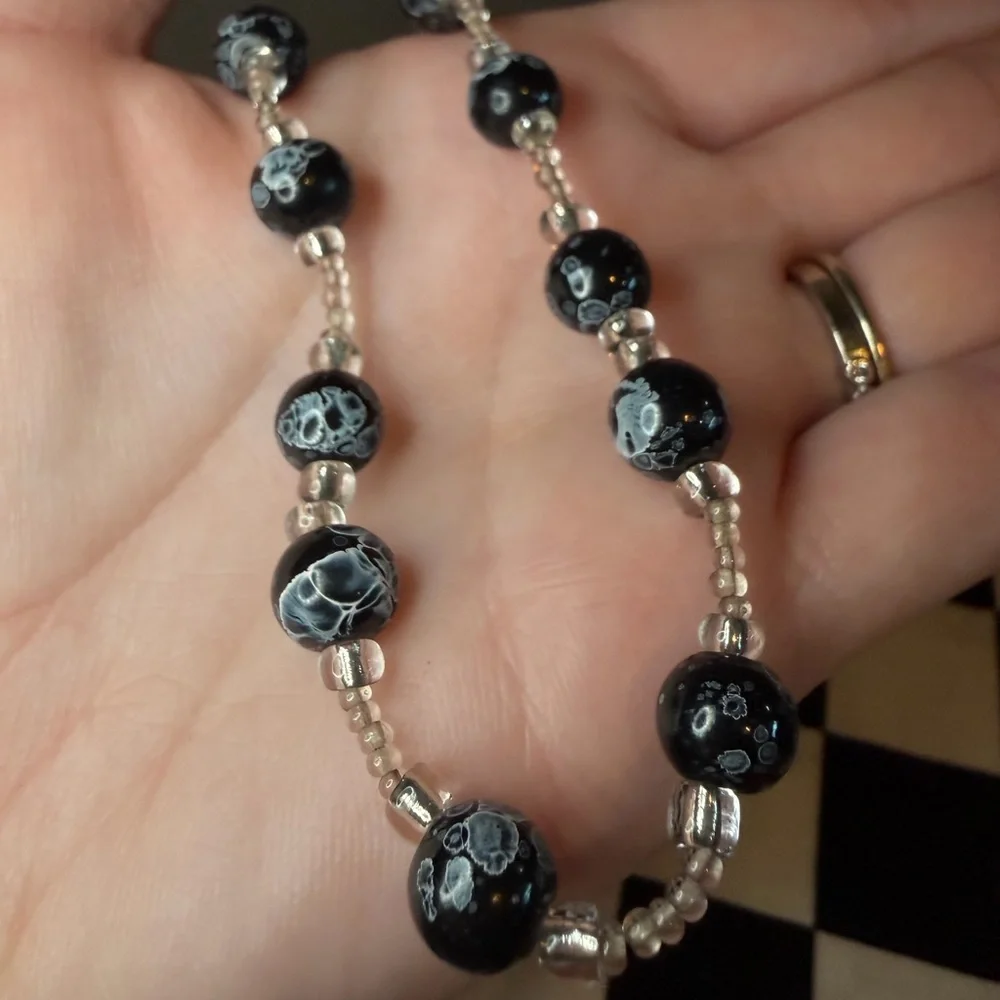 Marbled Bead Choker Necklace - Picture 3 of 5